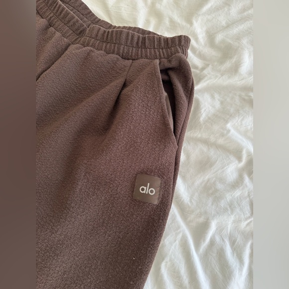 ALO Yoga High-Waist Tailored Straight Leg Sweatpants - Picture 3 of 3